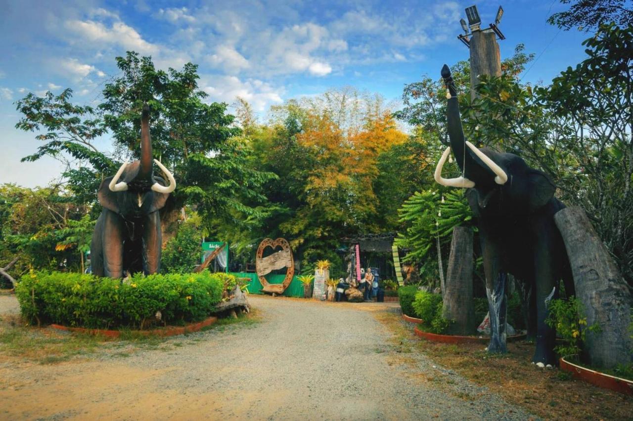 Denchai City Resort เด่นชัยซิตี้ รีสอร์ท Phrae Εξωτερικό φωτογραφία